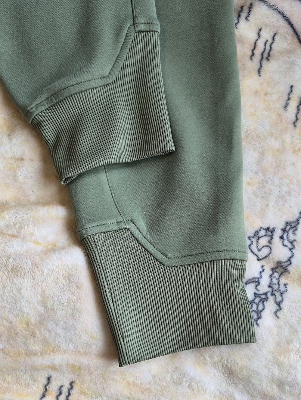 NWT On Running Taiga Sweat Pants Men Size Small Green Soft Joggers - Picture 9 of 13